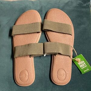 Sanuk Yoga Gora Women’s 10 Slip On Sandal